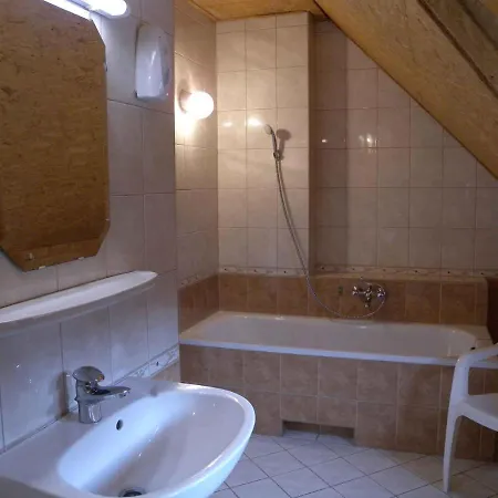 Nyaraló House And 19319