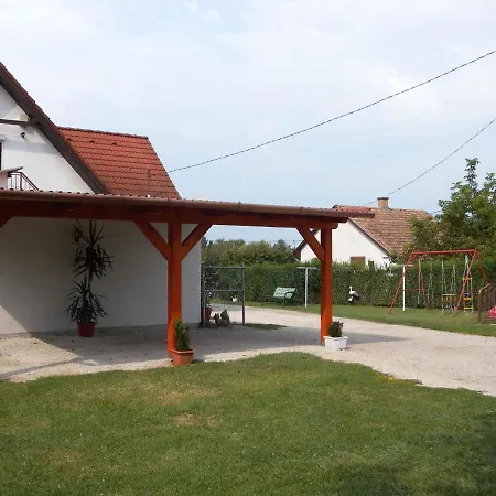 Nyaraló House And 19319 Balatonmáriafürdő