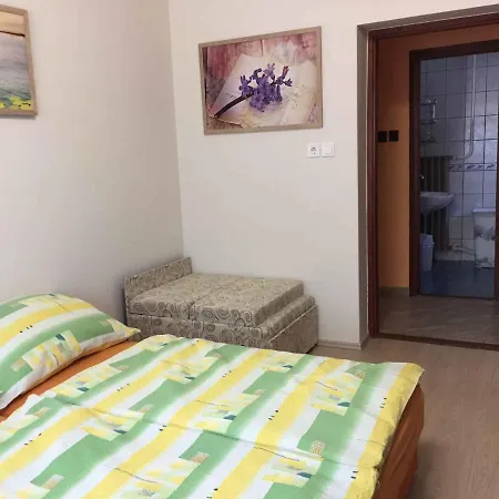 Nyaraló House And 19319 *