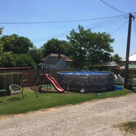 Nyaraló House And 19319 Balatonmáriafürdő