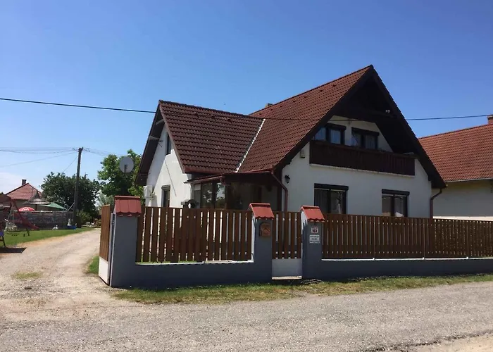 House And 19319 Nyaraló
